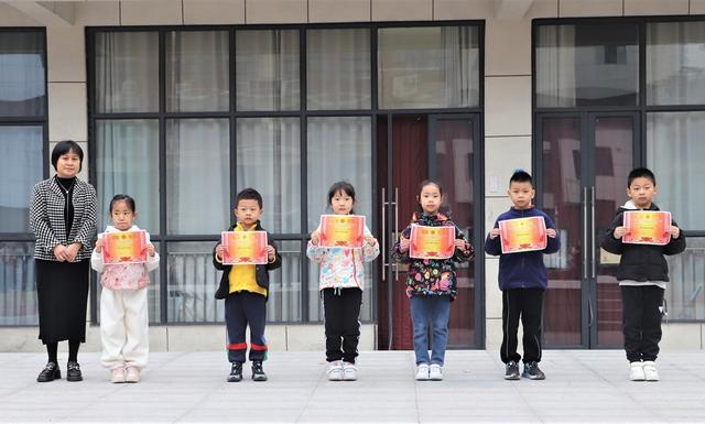 小学：幼小转衔促成长双向奔赴育美好凯发天生赢家郑州管城区外国语牧歌(图2)